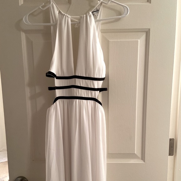 EXPRESS Strappy Side Plunge Cut-out Maxi Dress. Worn once. - Picture 4 of 5